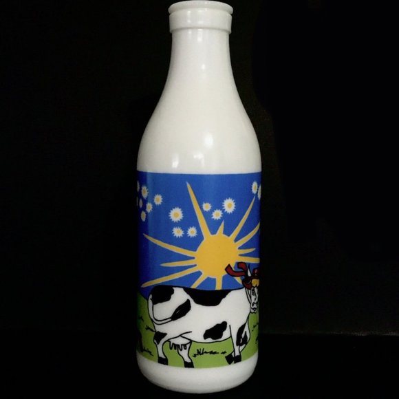 Vintage 1960s Carlton Glass Farmhouse Cow with a Bonnet Milk Glass Bottle 10.5" - Picture 2 of 9
